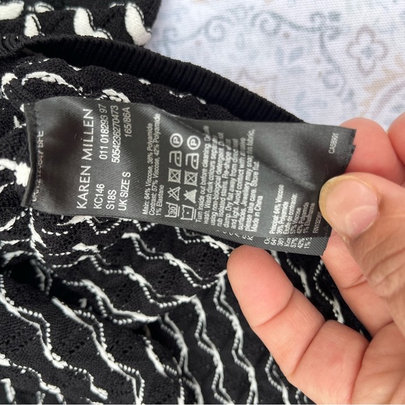 Karen Millen Geometric Black and White Cardigan - Picture 8 of 13